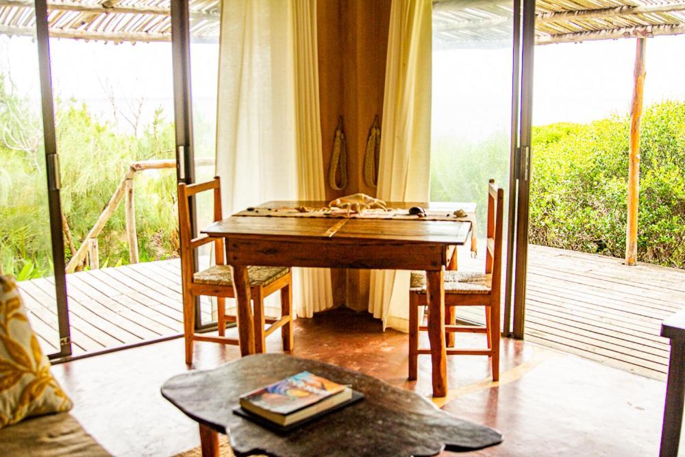 Tofinho Beach House Apartments อินฮัมเบอนี ภายนอก รูปภาพ